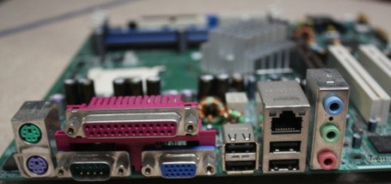 HP DX5150 SFF - AMD  X2-4000 - 2,0Ghz bis 2,8Ghz - 512MB bis -1GB-DDR1-RAM - 40-80GB HDD